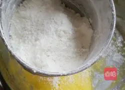 Illustration of how to make original (strawberry jam) cookies 4