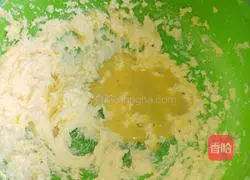 Illustration of how to make raisin cup cake 4