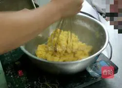 Illustration of how to make crispy puffs 4