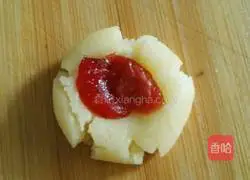 Illustration of how to make egg yolk biscuits 7