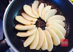 Apple Caramel Cake Pie Recipe Illustration 6