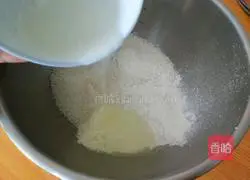 Illustration of how to make coconut biscuits 4