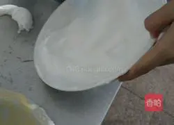 Illustration of how to make chiffon cake 1