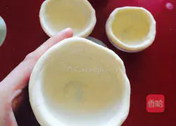 Illustration of making homemade egg tart crust again 9