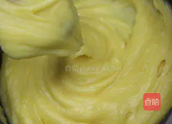 Illustration of how to make swan puffs 5