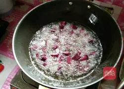 Illustration of how to make shredded purple sweet potato 2