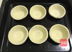 Illustration of how to make egg tarts 1