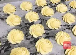 Illustration of how to make light cream cookies 11