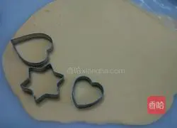 Illustration of how to make pattern butter biscuits 5