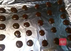 Illustration of how to make egg yolk biscuits 4