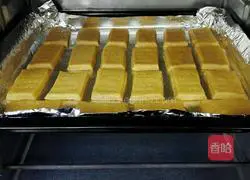 Illustration of making Hericium biscuits 10