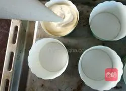 Illustration of how to make water-free and oil-free cupcakes 14