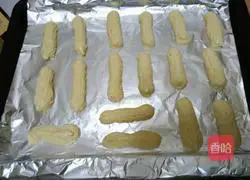 Illustration of making finger biscuits 8