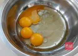 Illustration of how to make pumpkin seed cupcakes 2