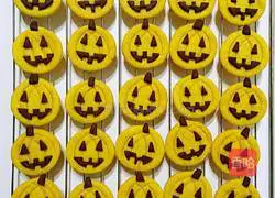 Illustration of how to make Halloween pumpkin cookies 13