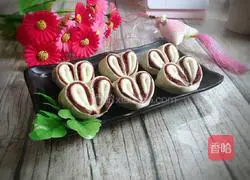 Illustration of how to make love bean paste buns 17