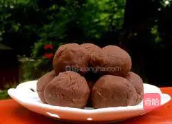 Illustration of how to make black bean paste stuffing 12