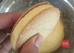 Illustration of how to make pumpkin sandwich cookies 15