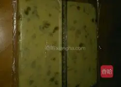 Illustration of how to make blue can raisin cookies 3