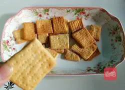 Illustration of how to make soda crackers 9