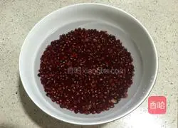 Illustration of how to make homemade red bean paste 1