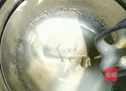 Illustration of how to make simple egg yolk biscuits 2