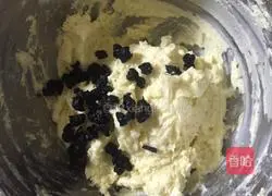 Illustration of how to make blueberry cookies 7
