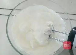 Illustration of how to make eight-inch chiffon cake 6