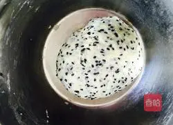 Illustration of how to make crispy biscuits with electric baking pan 7