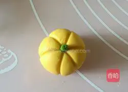 Illustration of how to make cute little pumpkins 8