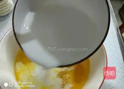 Illustration of how to make cream-free egg tarts 3