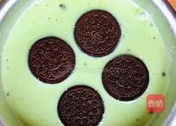 Illustration of how to make matcha mousse 6