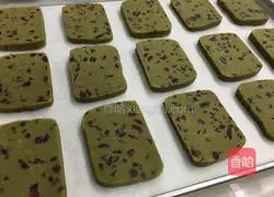 Matcha Cranberry Cookies Recipe Illustration 15