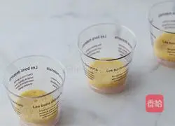 Illustration of how to make caramel banana mousse 16