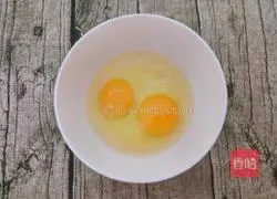 Illustration of how to make whole egg tarts 3