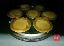 Illustration of how to make microwave egg tarts 10