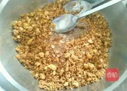 Illustration of how to make peanut walnut and sesame filling 10