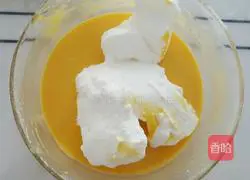 Illustration of how to make eight-inch chiffon cake 16