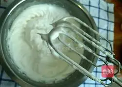 Red Velvet Chiffon Cupcake Recipe Illustration 10