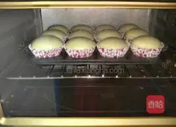 Illustration of how to make note cup cake 17