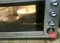 Illustration of how to make hollow latte art chiffon cake 16