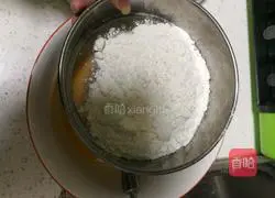 Illustration of how to make chiffon cake (8 inches) 5