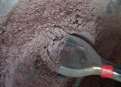 Illustration of how to make cocoa-flavored chiffon cake 4