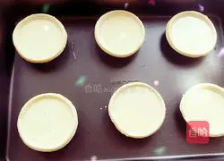 Illustration of how to make whole egg tarts 9