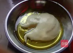 Illustration of how to make sponge cup cake 5