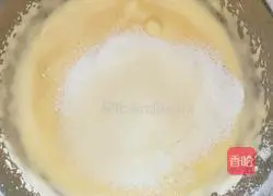 Illustration of how to make egg yolk biscuits 4