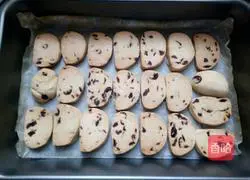 Illustration of how to make cranberry cookies 10