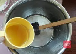 Illustration of how to make crispy bean paste rolls 3