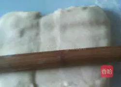 Illustration of how to make egg tart crust 6