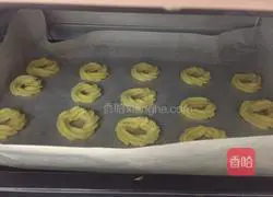 Milk Illustration of how to make fragrant cookies 10